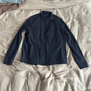 9/10 condition lululemon lightweight jacket men’s sz L black